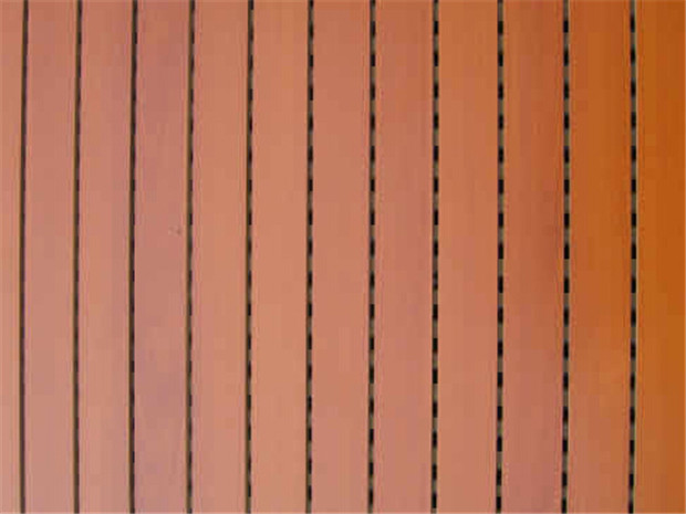 槽木吸音板與孔木吸音板那種好？